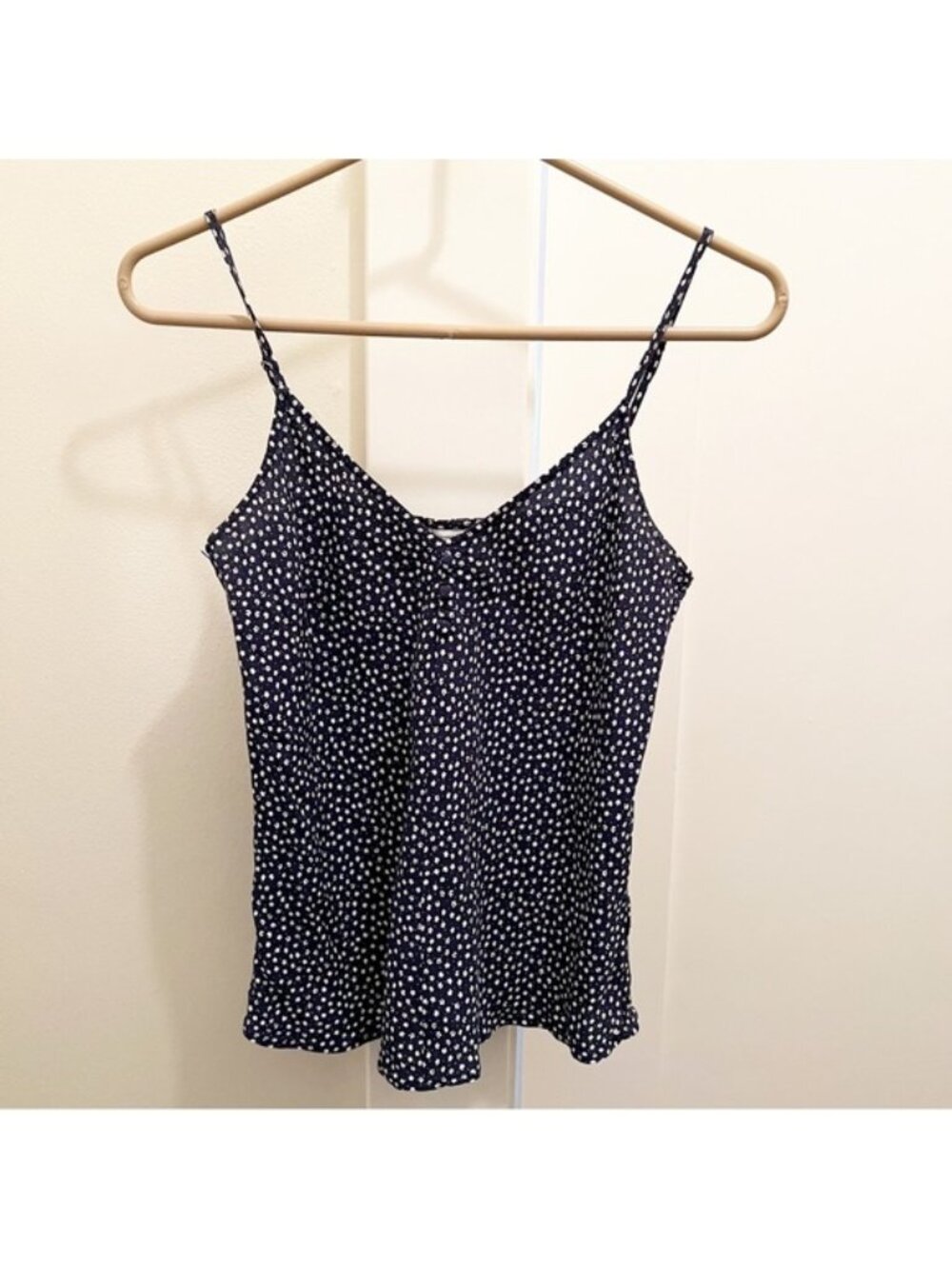 Sleeveless‎ V-Neck Top